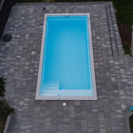 Blackminthouse Villa